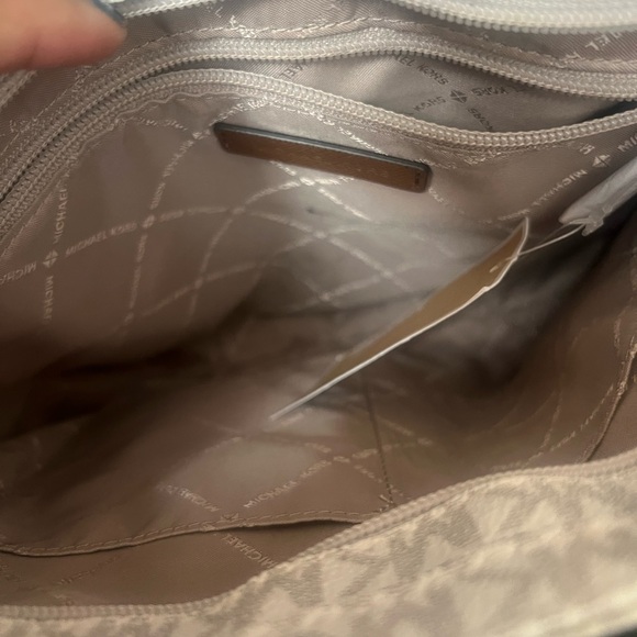 Michael Kors Jet Set Messenger Crossbody Bag - Picture 7 of 15